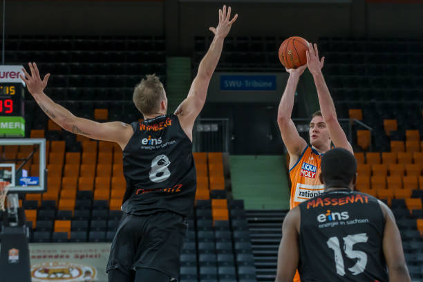 反应迅速 反应迅速